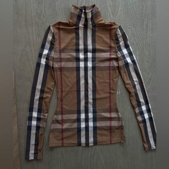 Burberry Top - Picture 4 of 10